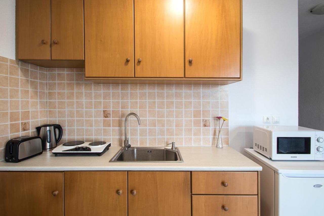 D & E Apartments Skiathos Town Bagian luar foto