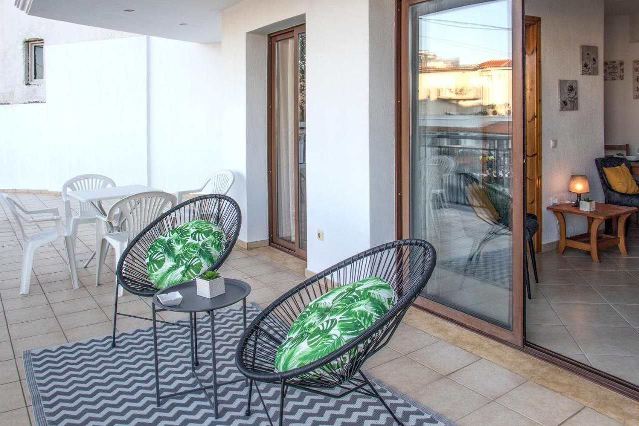 D & E Apartments Skiathos Town Bagian luar foto