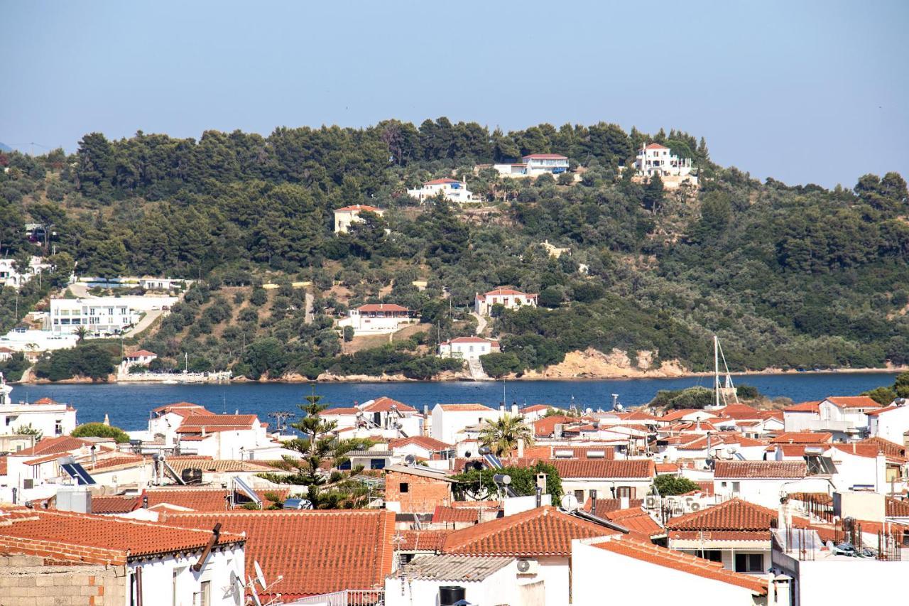 D & E Apartments Skiathos Town Bagian luar foto